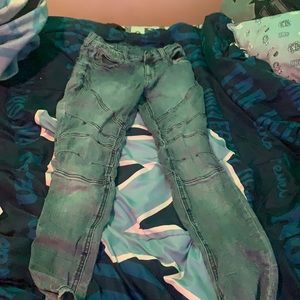 Size 32 waist Arizona skinny jeans